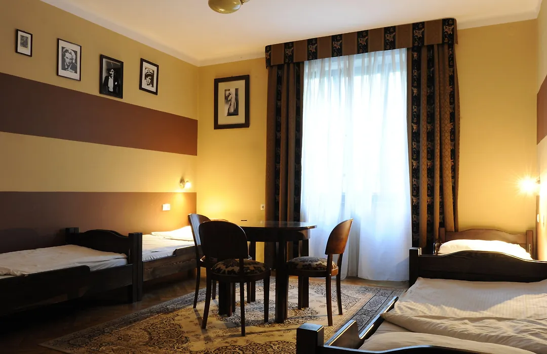 Hostel Deco-1